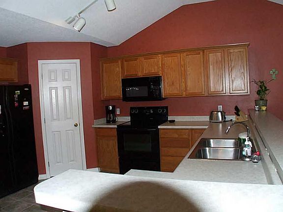 3rd image of 513 Rue De La Parc Dr