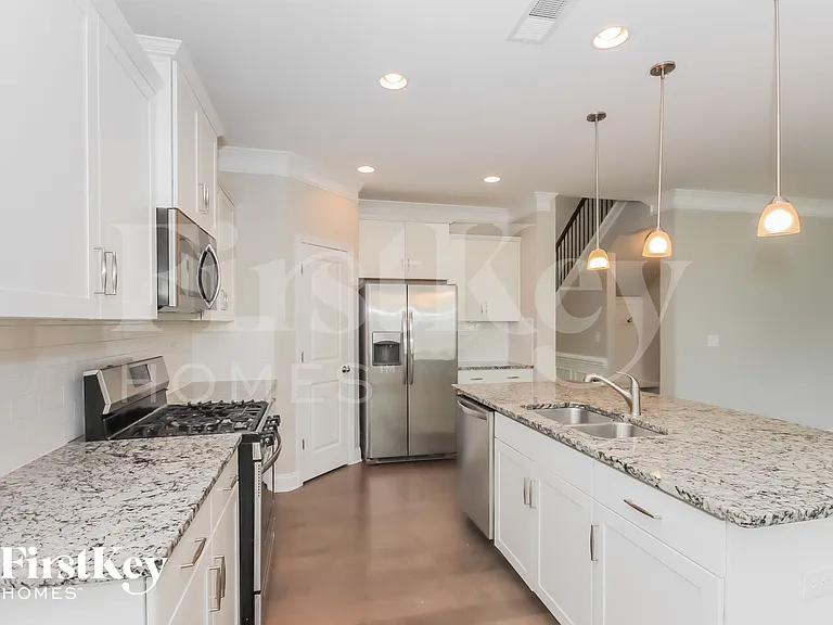3961 Norman View Dr — Photo 7