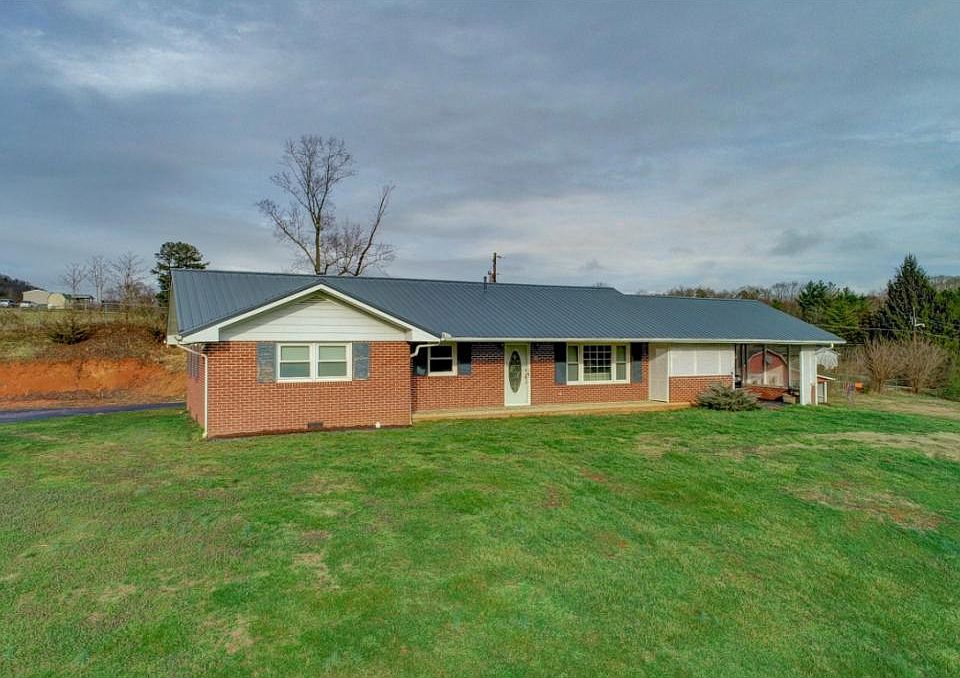 1st image of 501 Maple Ln