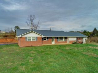 501 Maple Ln, Rogersville, TN 37857