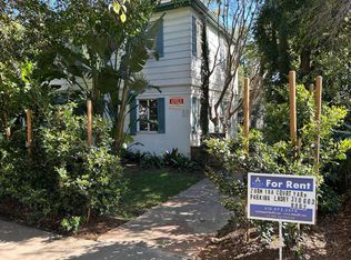 3200 Rowena Avenue, Los Angeles, CA 90027