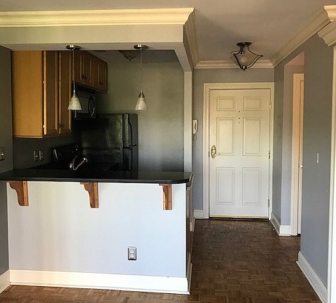 4th image of 2200 Victory Pkwy APT 707