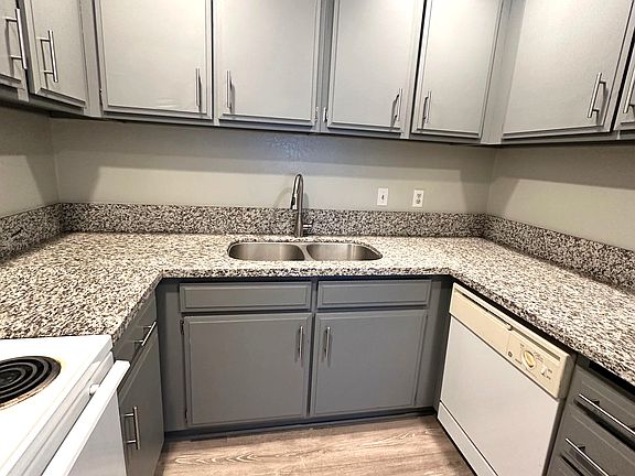 5th image of 22734 Lakeway Dr Unit 338