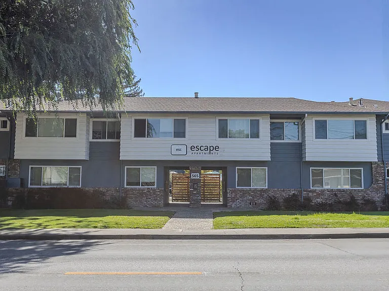Escape Apartments — Photo 10