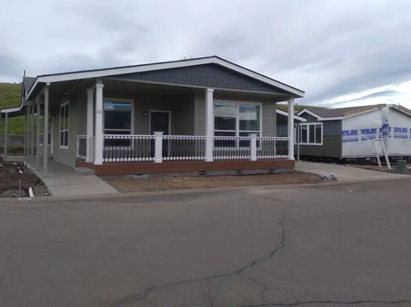 333 Mountain View Dr Unit 61, Talent, OR 97540