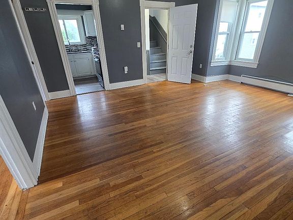 4th image of 42 Mott St Unit 2