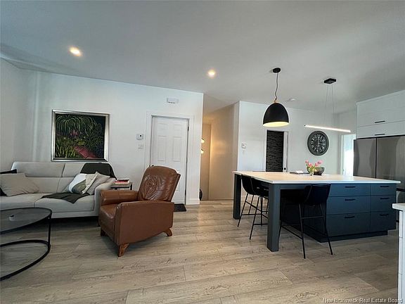 4th image of 8 Louise St