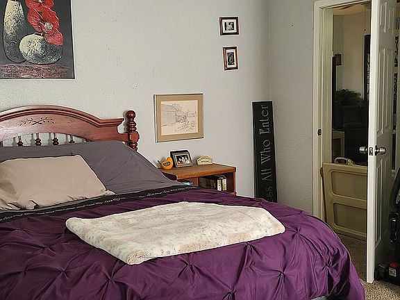 3rd image of 132 N Parmenter Ave
