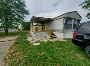 1007 Barberry Ct, Warrenton, MO 63383