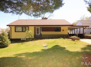 302 Timber Ln, East Peoria, IL 61611