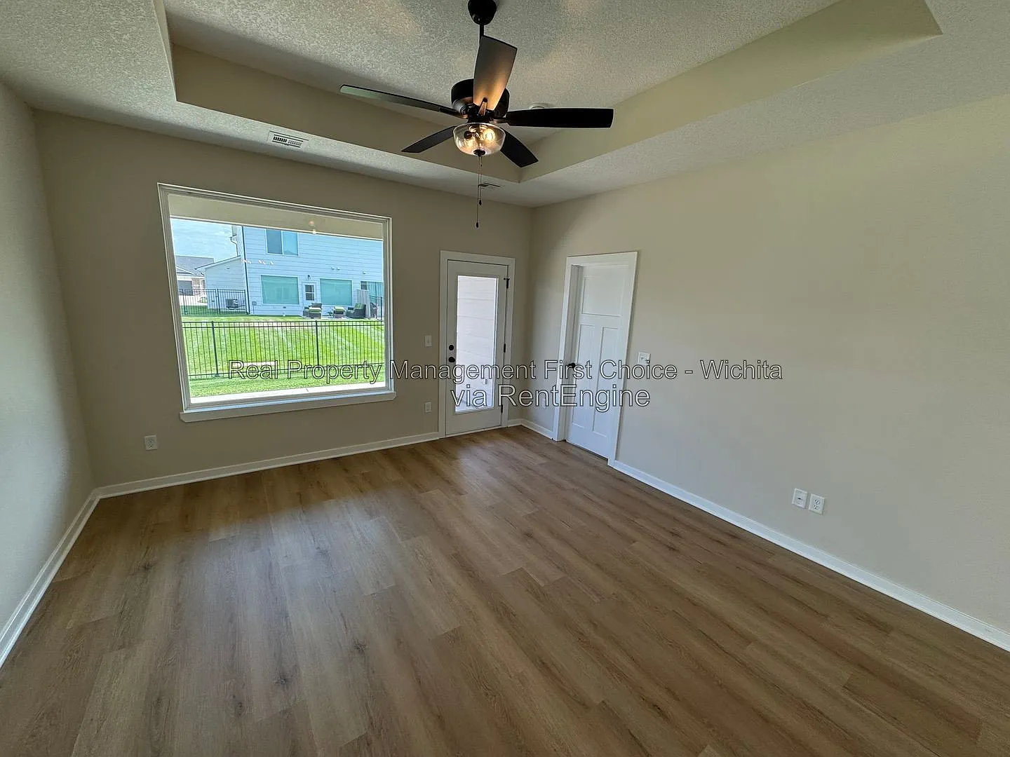 4 bed, 2.0 bath, 1376 sqft, $1,900 — Photo 4
