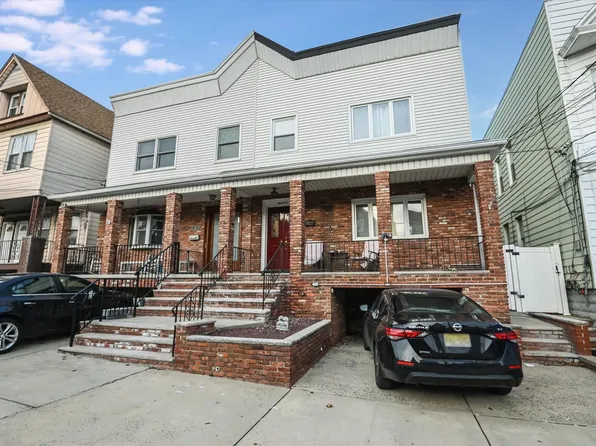 19 W 44th St, Bayonne, NJ 07002