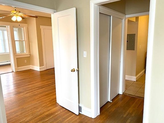 5th image of 823-827 S Monroe St #827-1