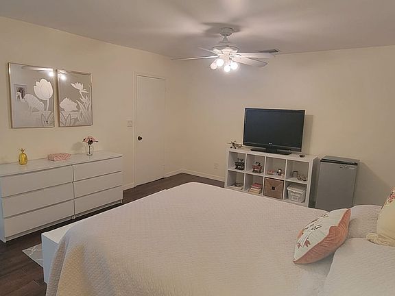 4th image of 1400 SW 57th Ave #1