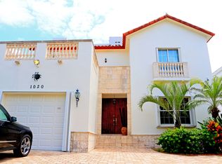 1020 N Venetian Dr, Miami Beach, FL 33139