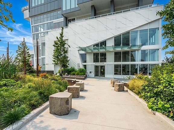 4th image of 680 Quayside Dr #3907