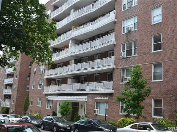 10420 68th Dr APT B66, Flushing, NY 11375