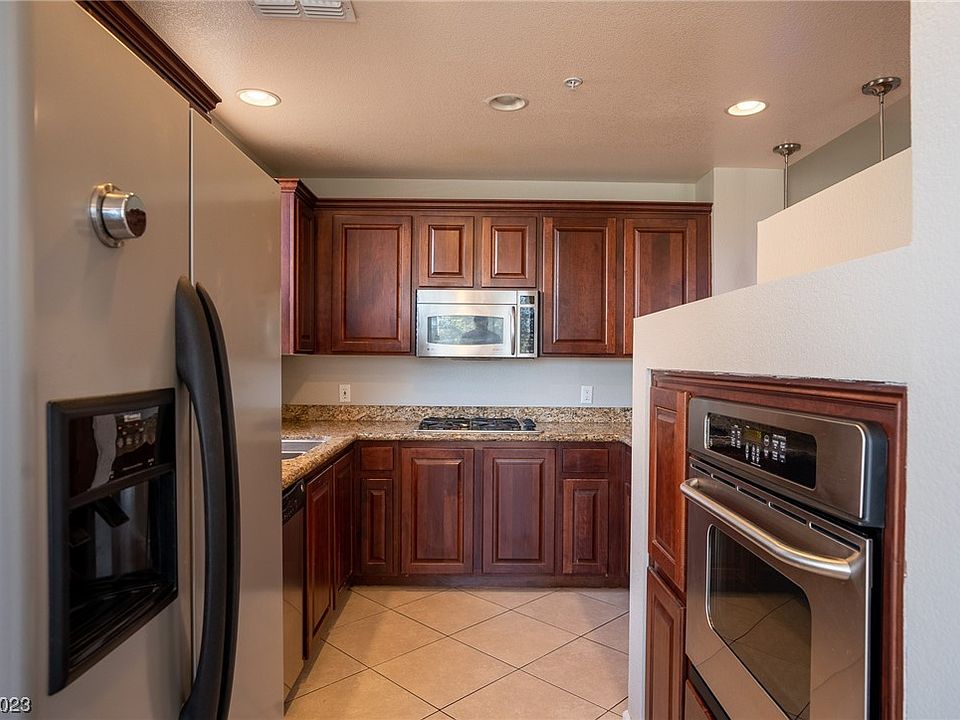 27 E. Agate Apartments Las Vegas, NV Zillow