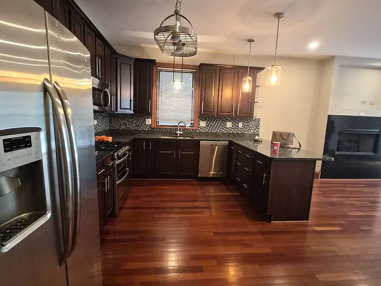 731 N Elizabeth St #1 — Photo 3