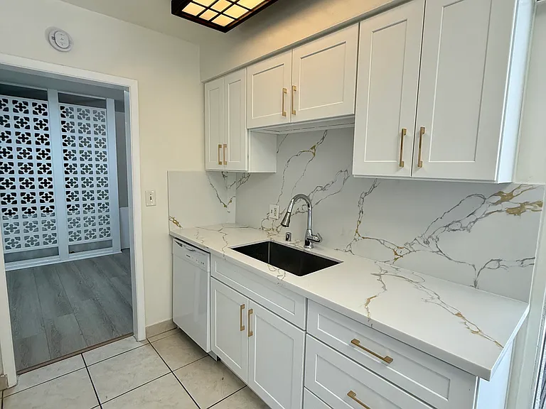 1115 Cordova St #114 — Photo 3