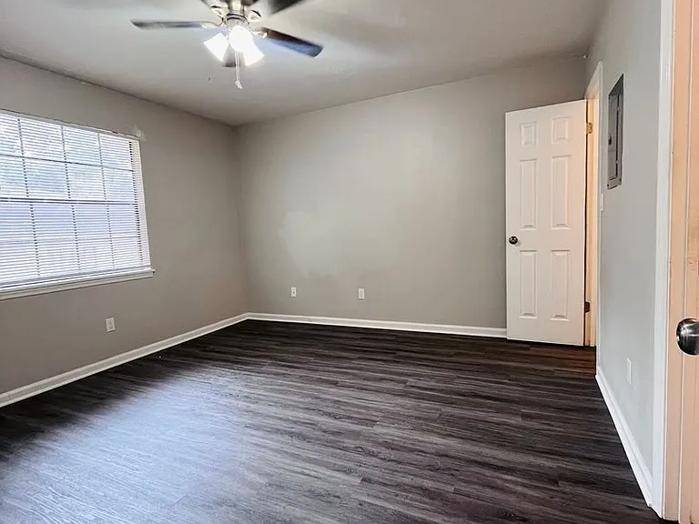 3207 Jim Lee Rd — Photo 8