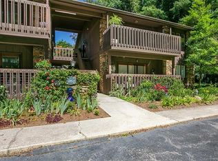 64 Maxine Ln, Hendersonville, NC 28739