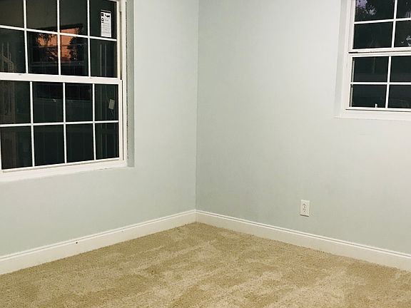 3rd image of 10701 N Dixon Ave
