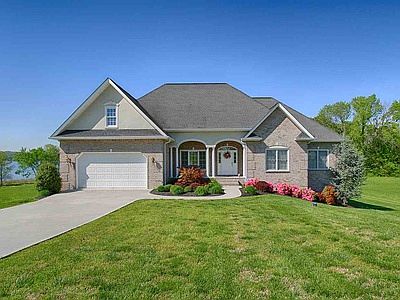 3rd image of 4020 Paradise Dr