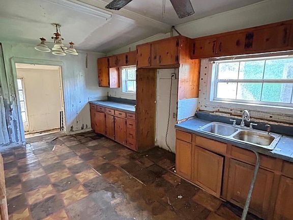 2nd image of 335 Pierce Ave