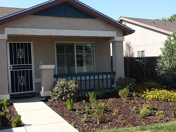 2nd image of 1136 Manor Ave