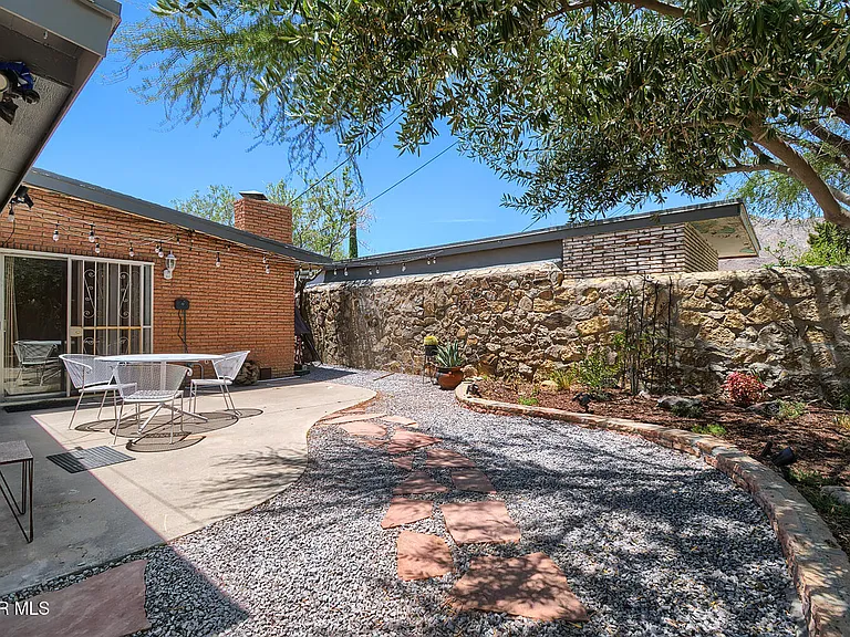 2927 Harrison Ave — Photo 10
