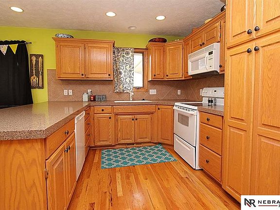 5th image of 2504 N 153rd Ave