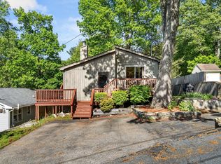 25 2nd St, Amesbury, MA 01913