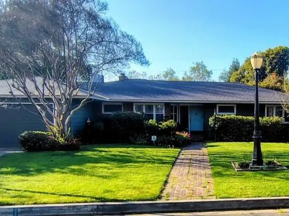 1517 W Kaweah Avenue, Visalia, CA 93277