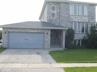 8821 N Chester Ave, Niles, IL 60714