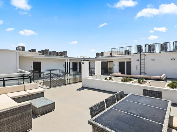 Premier S Robertson, 428 S Robertson Blvd #02210c70f, Los Angeles, CA 90048
