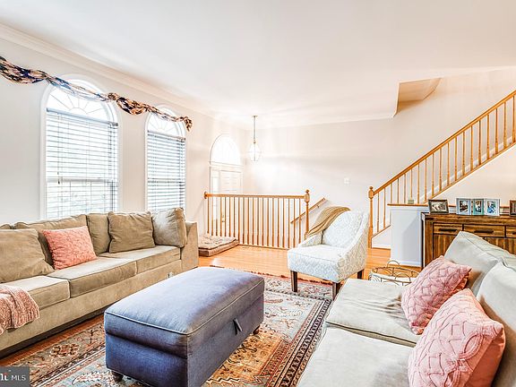 3rd image of 2812 Little Falls Pl