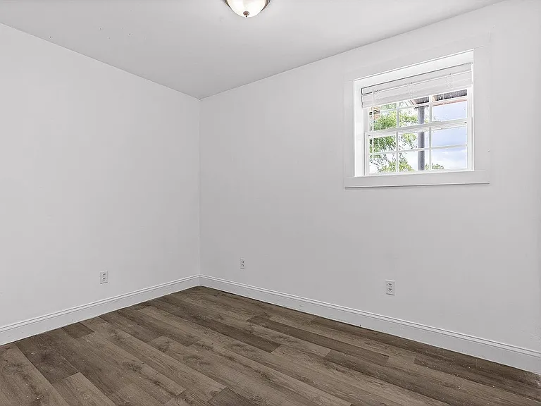 200 S Aster Ave #C — Photo 22