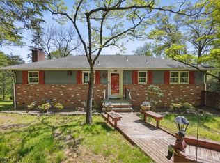 807 Long Hill Rd, Gillette, NJ 07933