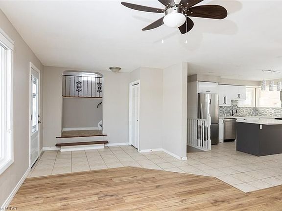 3rd image of 1231 Sunningdale Rd E
