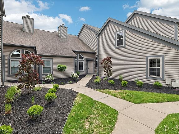 5th image of 322 N Bayshore Dr #3