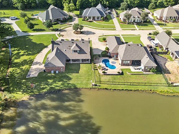 4th image of 2481 Churchill Dr