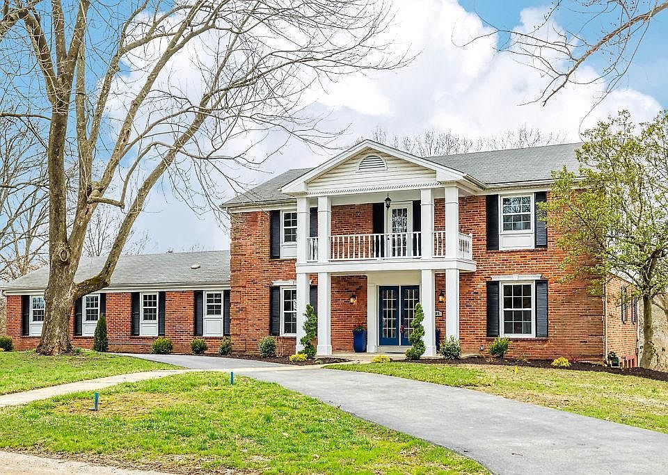 1st image of 105 Carriage Square Dr