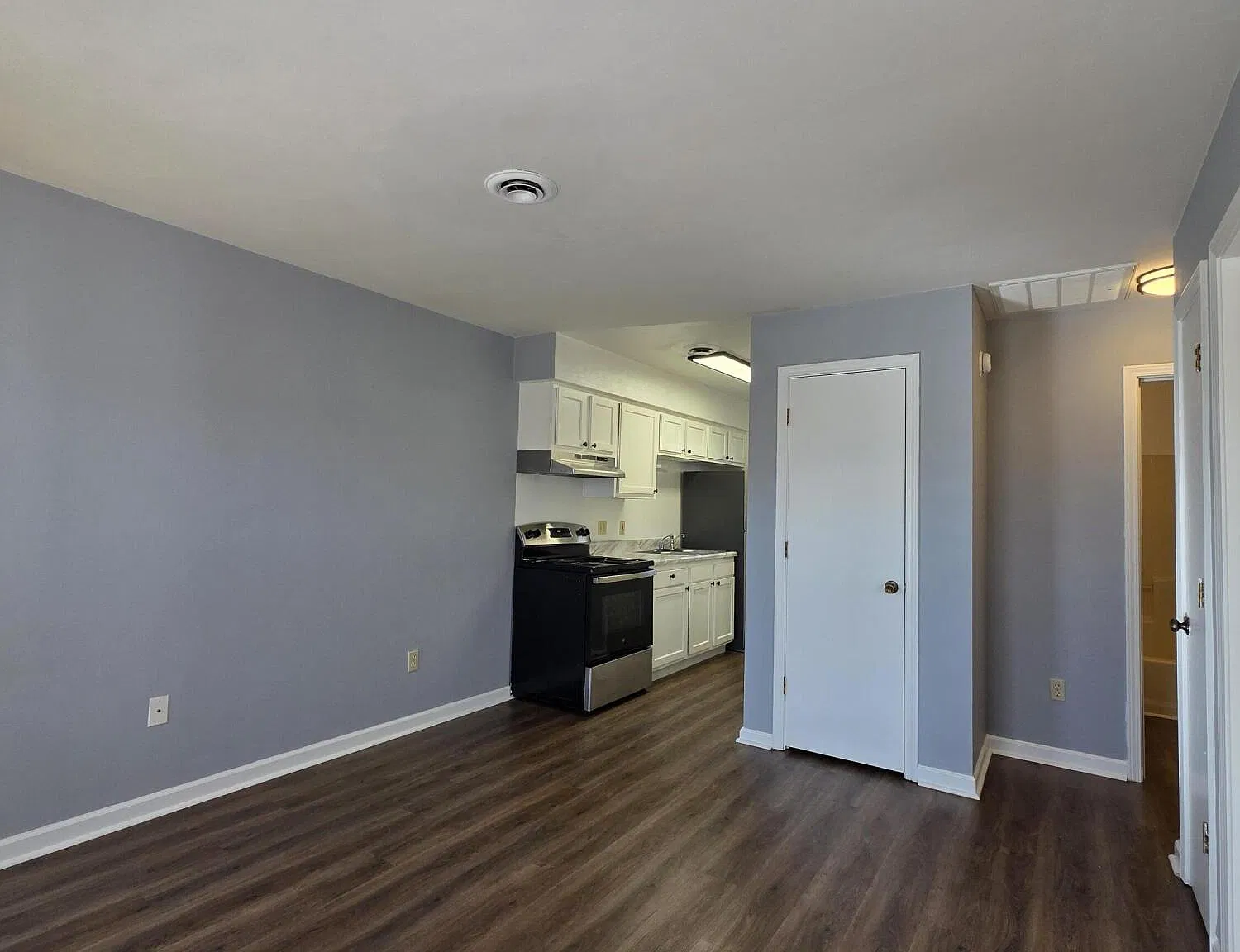 2 bed, 1.0 bath, 586 sqft, $1,250 — Photo 4