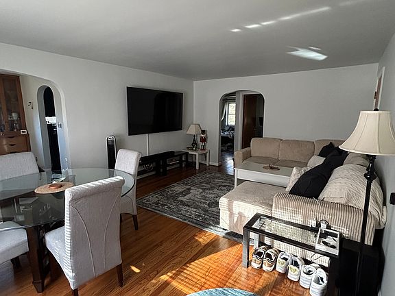 2nd image of 4112 Paxton Ave #3