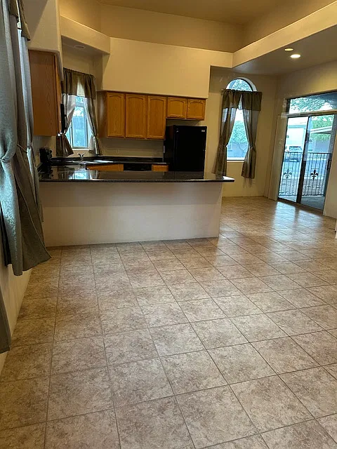 2 bed, 1255 sqft, $1,550 — Photo 3
