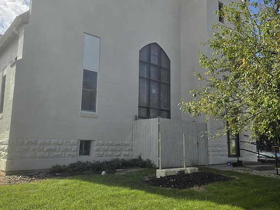 2nd image of 237 N Pine St