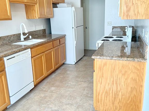 3rd image of 1151 Foxworthy Ave