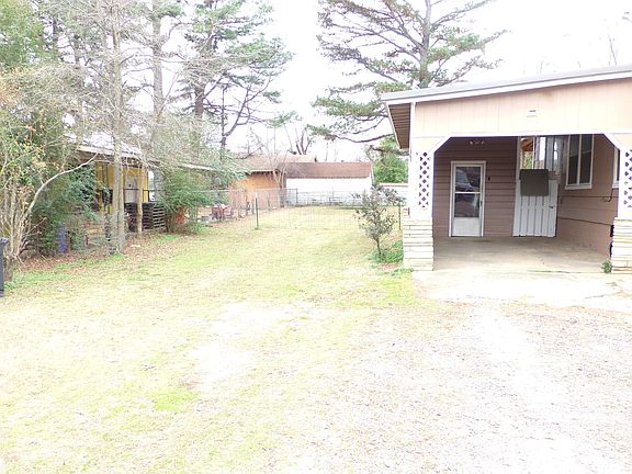 4th image of 304 Carlton Dr