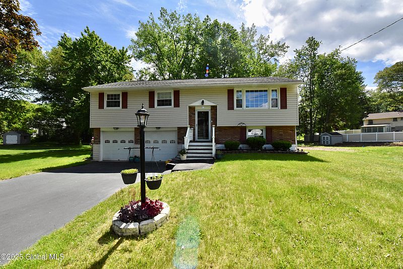3rd image of 23 Bayberry Drive